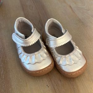 Livie & Luca size 4 Gold